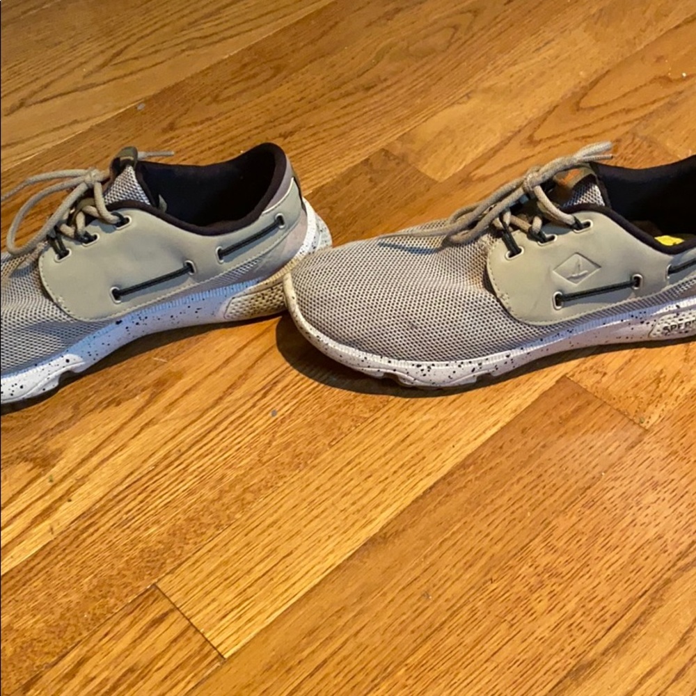 Shoes - Picture 2 of 3